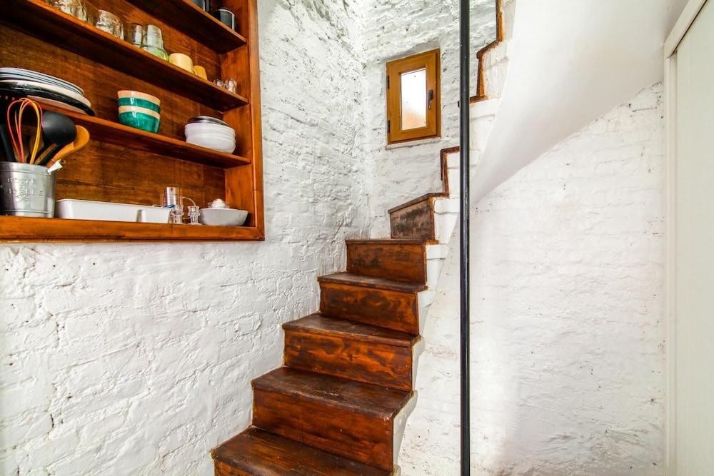 SINGLE HOUSE LUMINOUS AND CHIC FLAT IN FATIH — ISTANBUL — фотография отеля №6