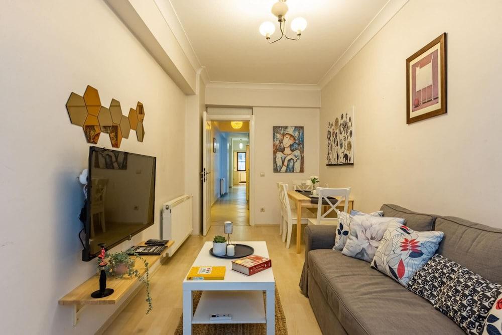 COZY FLAT NEAR NISANTASI AND TRENDY ATTRACTIONS — ISTANBUL — фотография отеля №5