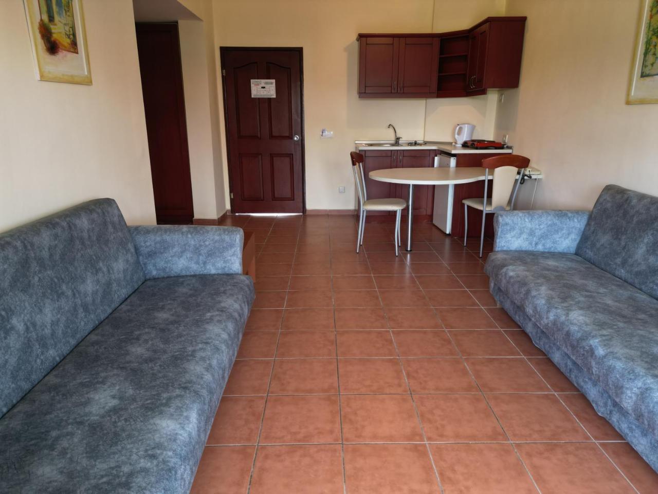 LEMAS SUITE HOTEL — SIDE — фотография отеля №12