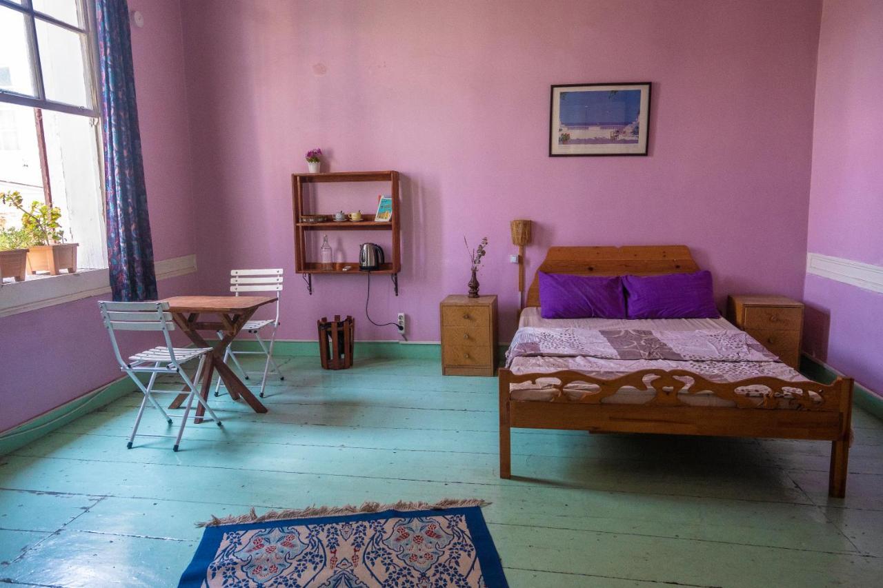 LOTUS GARDEN HOSTEL — IZMIR — фотография отеля №2