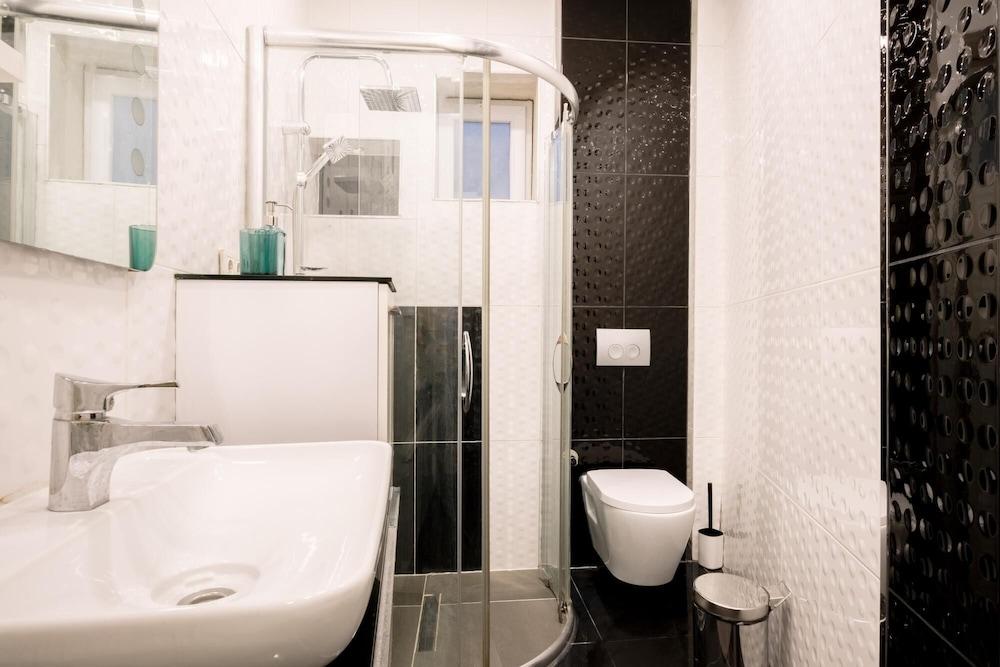 MODERN SPACIOUS FLAT W BALCONY 5 MIN TO TAKSIM — ISTANBUL — fotografie hotel nr. 6