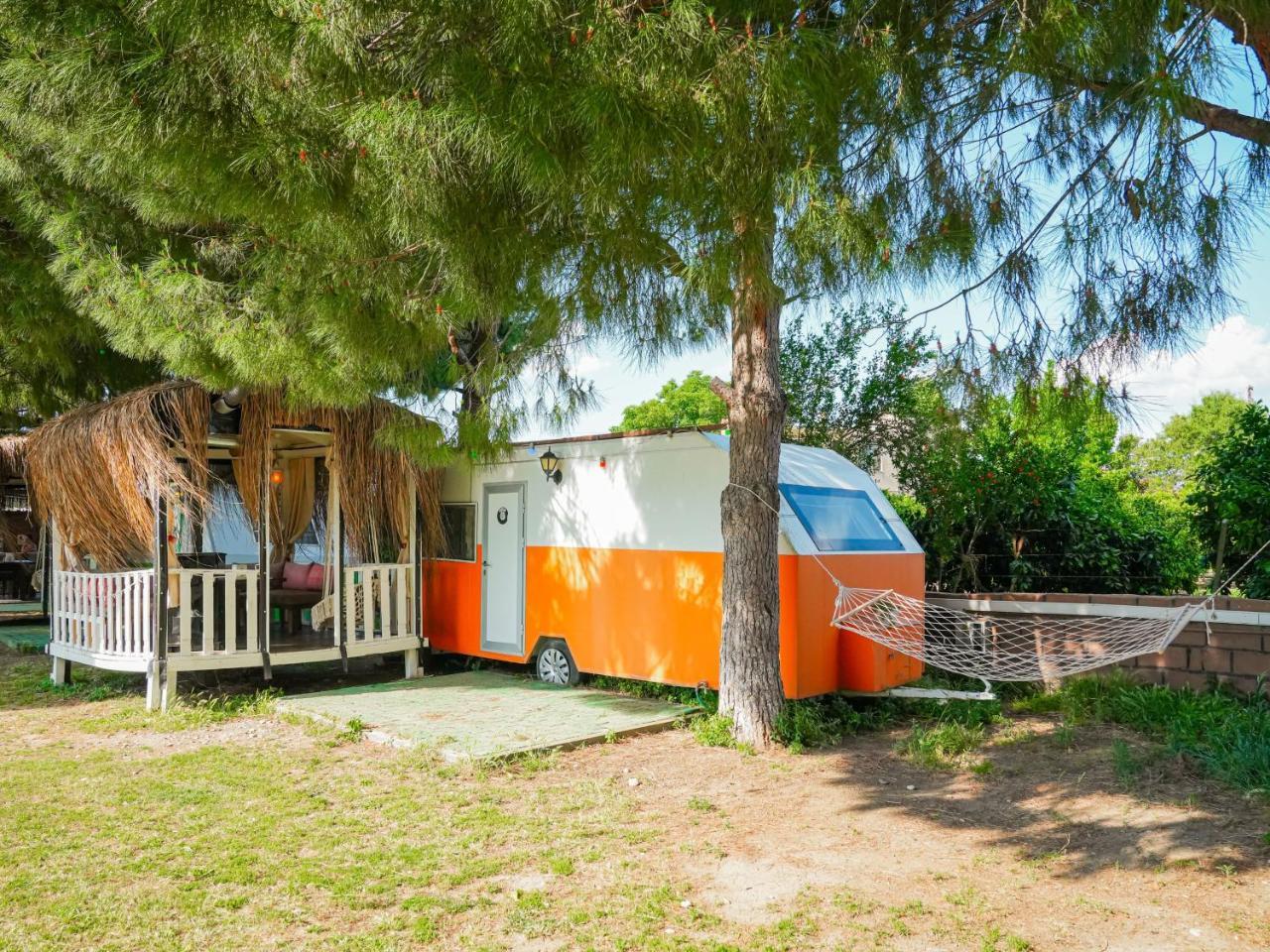 MONA GLAMPING CARAVAN SUITES — SEFERIHISAR — фотография отеля №9
