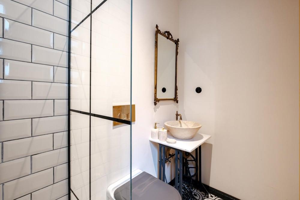 FLAT WITH BALCONY 8 MIN TO ISTIKLAL AVENUE — ISTANBUL — fotografie hotel nr. 9