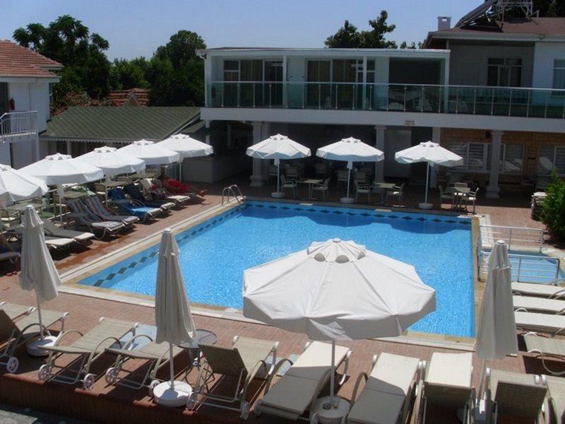 CLOVER MAGIC ALTINKUM PARK HOTEL — SIDE