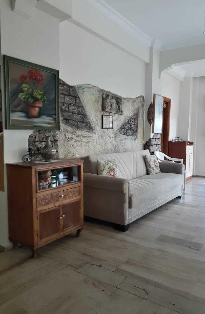 AYHAN OTEL — CESME — фотография отеля №2