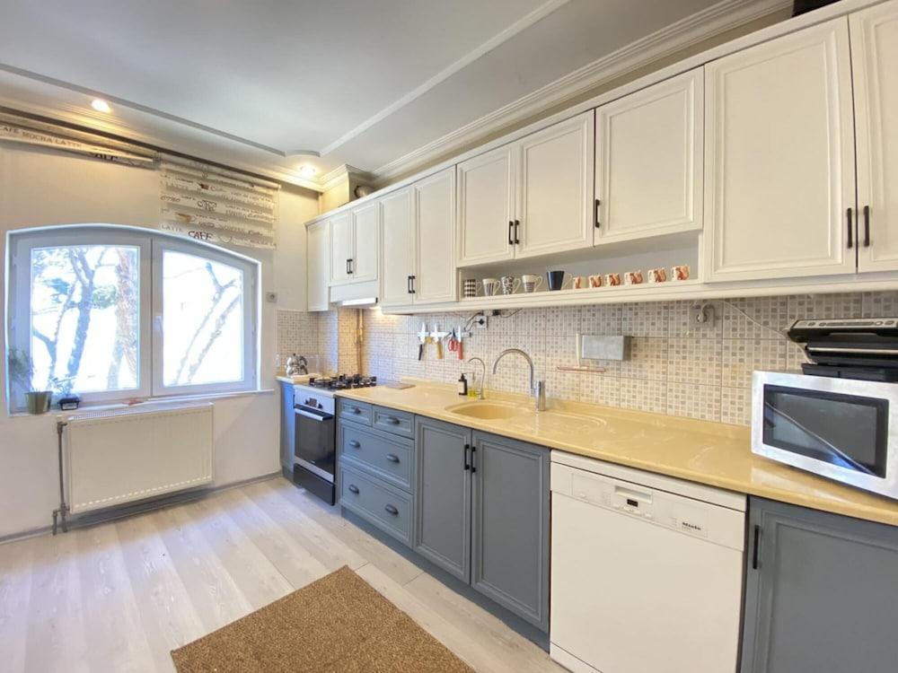 FLAT WITH BOSPHORUS VIEW AND BACKYARD IN USKUDAR — ISTANBUL — фотография отеля №14