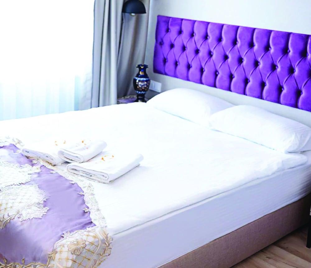 THE LOLA HOTEL — ISTANBUL