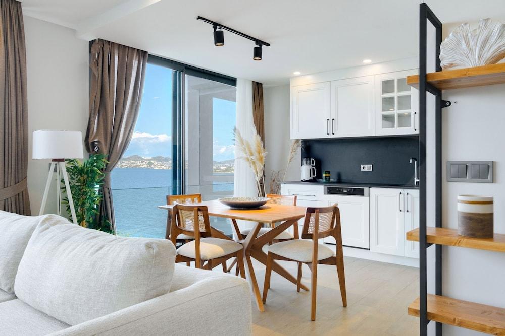 LUXURY WATERFRONT HOUSE 9 MIN TO YALIKAVAK MARINA — BODRUM — fotografie hotel nr. 16